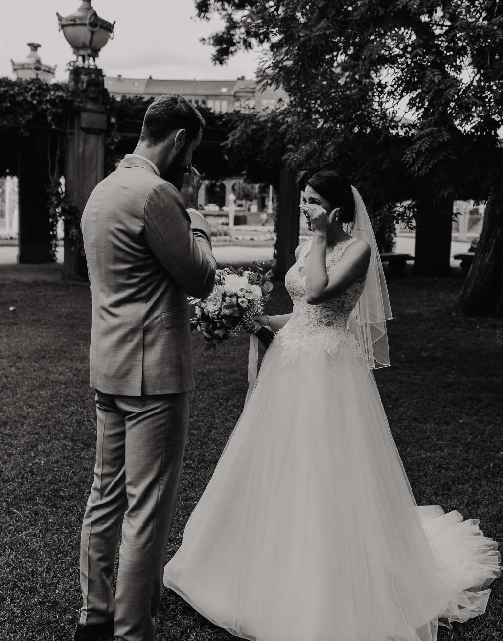 Evelyn bei ihrer Hochzeit, Schwarz-Weiß-Foto